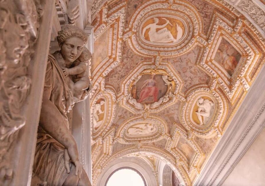 Venice: Doge's Palace and St Mark's Tour with Gondola Ride - The Bridge of Sighs and New Prisons