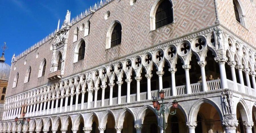 Venice: Doge's Palace Guided-Tour & Gondola Ride - Key points at a glance