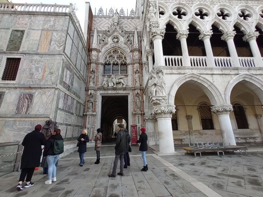 Venice: Doge's Palace Guided Tour with Optional Gondola Ride - The New Prisons and Venice’s darker side