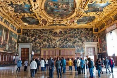 Doge’s Palace Guided Tour With Tickets & Optional Gondola