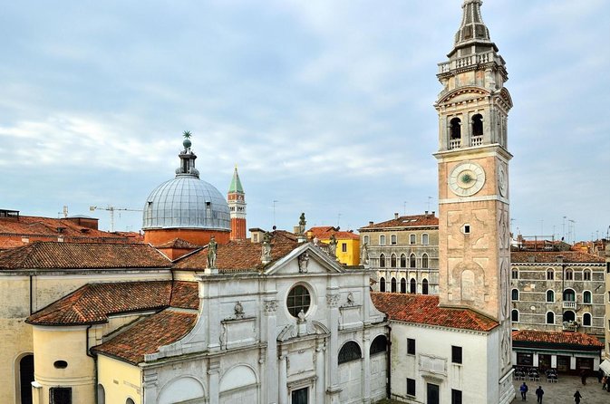 Venice: Enchanting City Walk & Majestic Gondola Glide! - A compact introduction to Venice at 3:00 pm