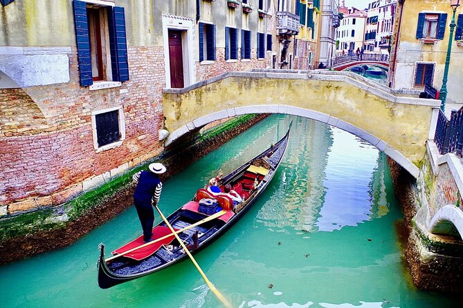 Venice: Enchanting City Walk & Majestic Gondola Glide! - Who will enjoy this Venice walk most?