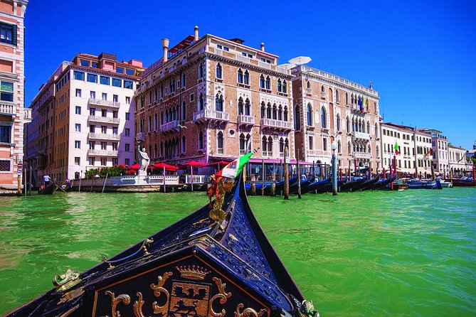 Venice Gondola Experience - The Gondolier: Skill, Silence, and Variation