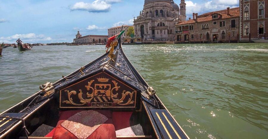 Venice: Gondola Ride and Dinner Experience - Key points at a glance