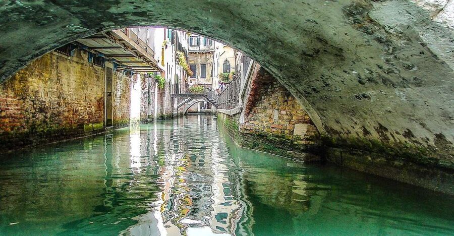 Venice: Gondola Ride and St. Mark's Basilica Tour - Two classic Venice sights in one booking