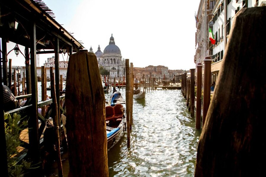 Venice: Gondola Ride with Live Guide or Audio Guide - A 20-minute introduction that gives the gondola meaning