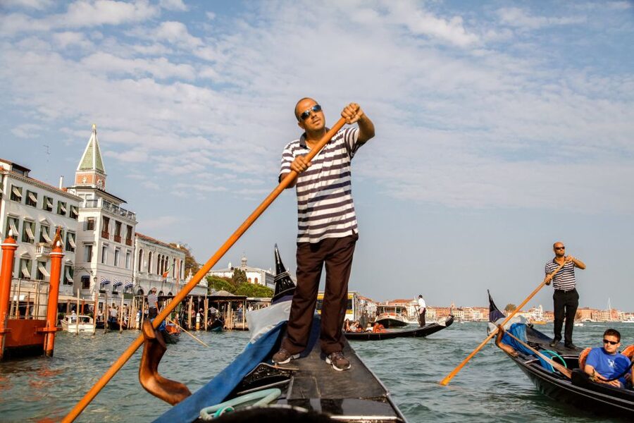 Venice: Gondola Ride with Live Guide or Audio Guide - What the shared-boat format feels like