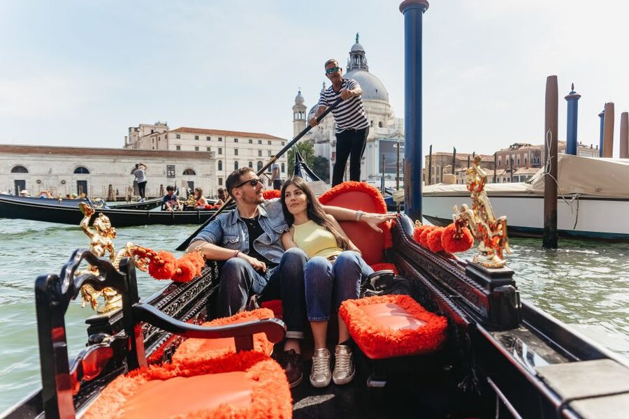Venice: Grand Canal Gondola Ride with App Commentary - Learning why a gondola looks the way it does