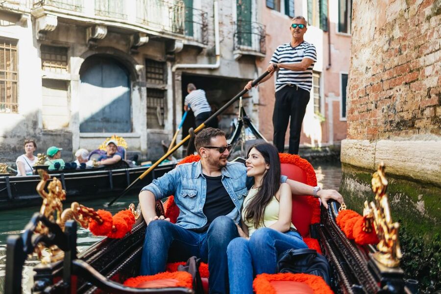 Venice: Grand Canal Gondola Ride with App Commentary - Who will enjoy this gondola experience most
