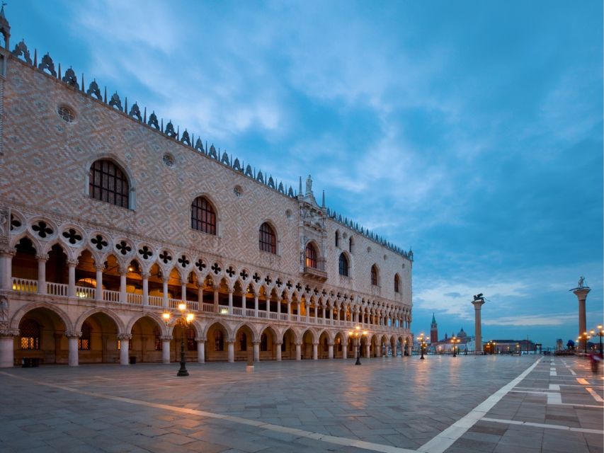 Venice: Highlights with Local Private Walking Tour & Gondola - Doge’s Palace and Venice’s public face