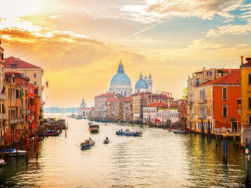 Venice: Highlights with Local Private Walking Tour & Gondola - Why the private format matters at $134.81