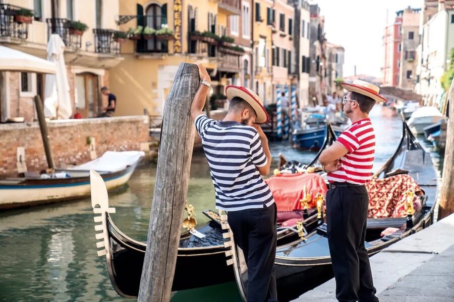 Venice: Off the Beaten Path Private Gondola Ride - What the ride feels like in practice