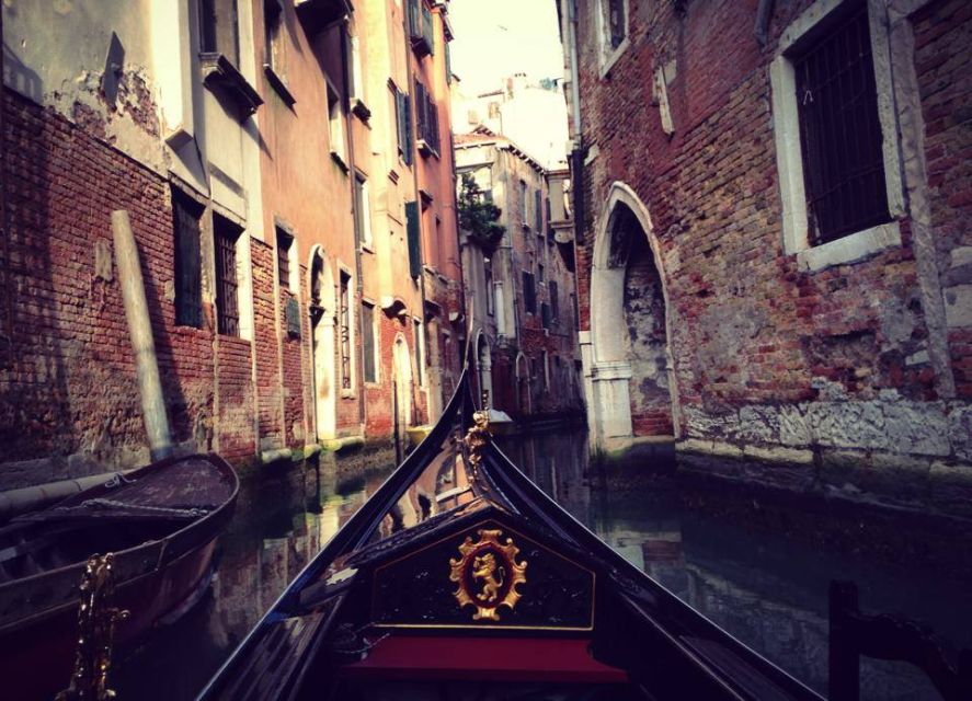 Venice: Private After Dark Tour and Gondola Ride - Key Points Before You Book