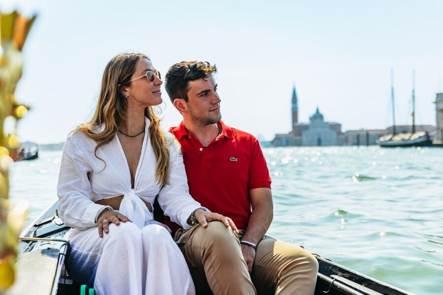 Venice: Private Crafted Gondola Ride Along Grand Canal - Commentary, audio guides, and the gondolier experience
