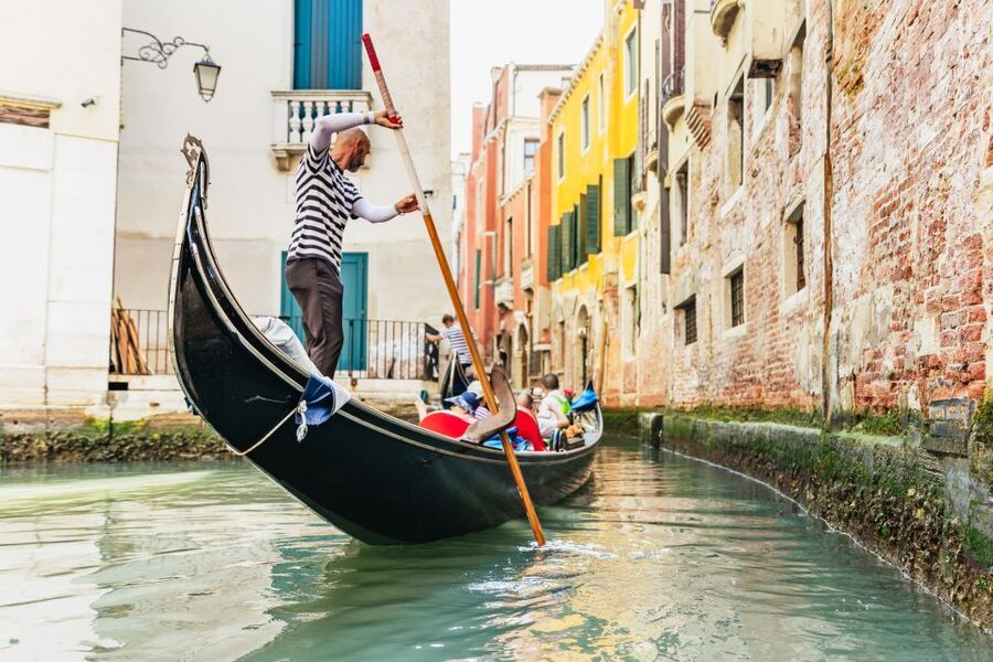 Venice: Private Crafted Gondola Ride Along Grand Canal - Price and the question of value