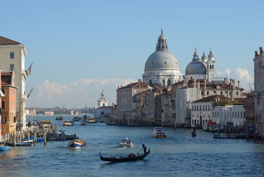 Venice: Private Evening Stroll with Gondola Ride - Price, timing, and practical value