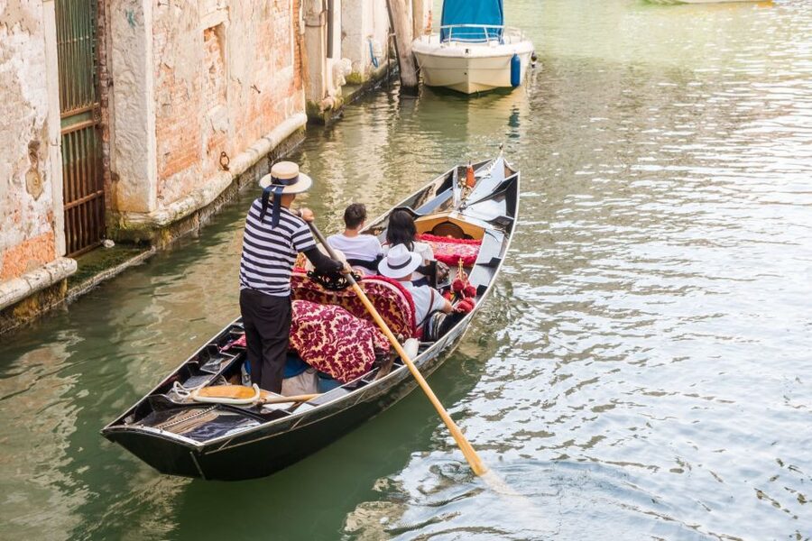 Venice: Private Gondola Cruise for up to 5 Passengers - What a private gondola ride actually feels like