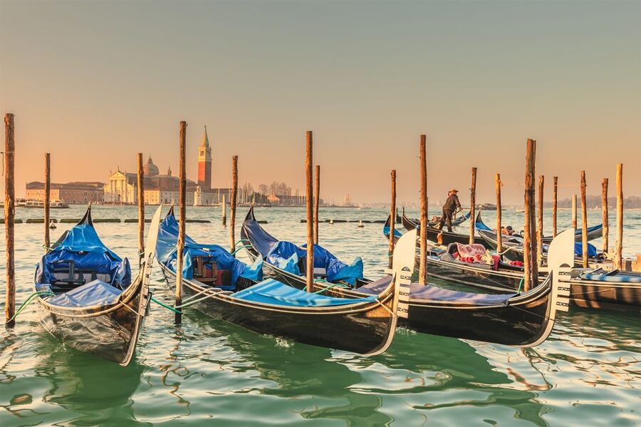 Venice: Private Gondola Cruise for up to 5 Passengers - Should you book this gondola cruise?