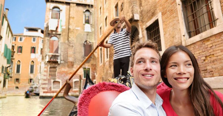 Venice: Private Gondola Ride - What the private gondola adds