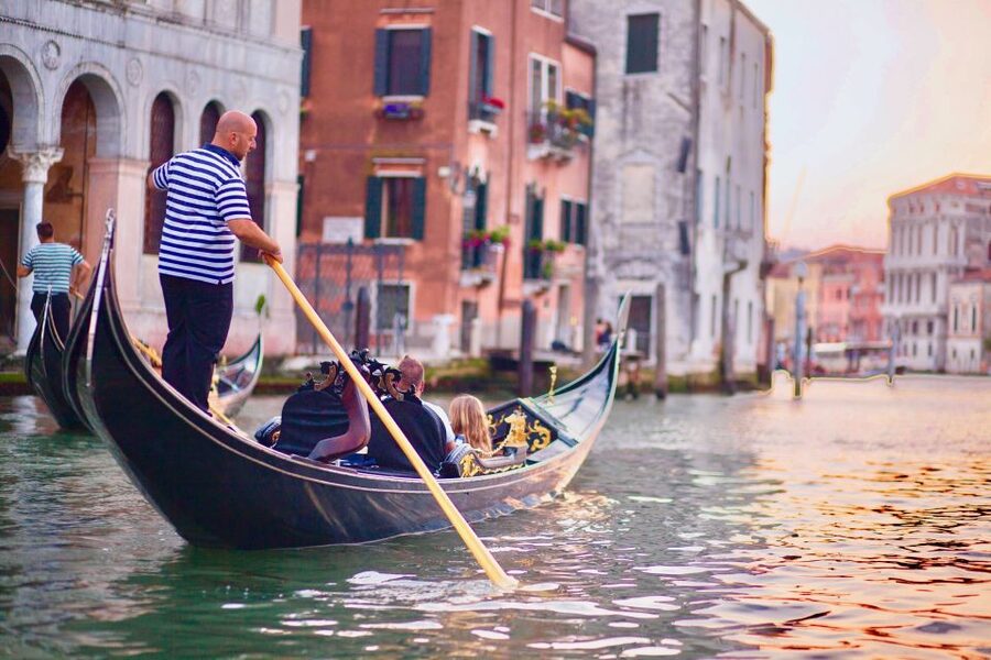 Venice: Private Gondola Ride - A realistic look at the duration