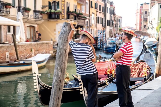 Venice Private Gondola Ride: Explore Hidden Canals and Sights - Grand Canal views, Calatrava Bridge, and the Degli Scalzi Bridge