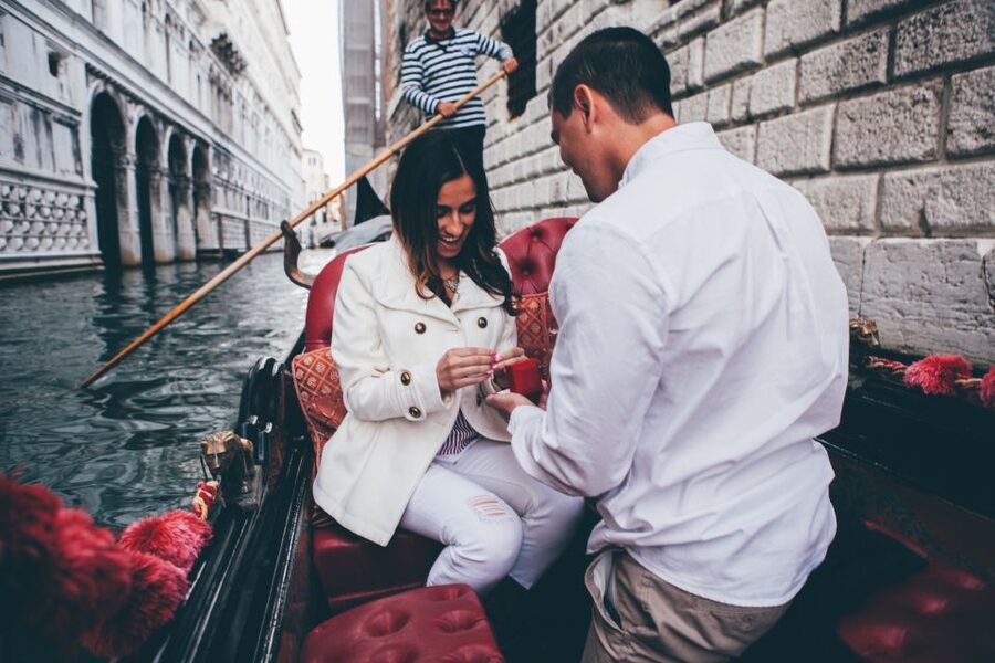 Venice: Private Gondola Ride with Professional Photographer - A gondola ride designed around your photographs