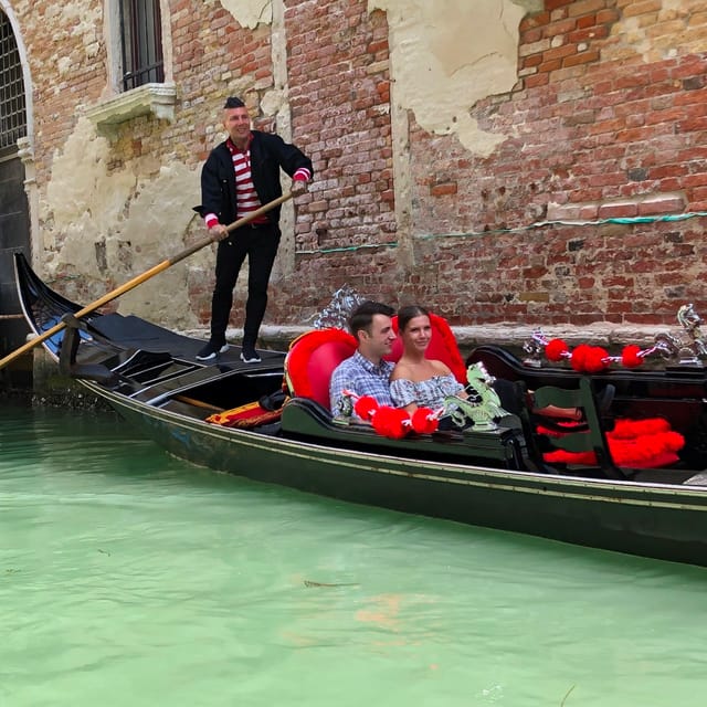 Venice: Private Grand Canal Gondola Ride from Rialto - Who should book this gondola ride