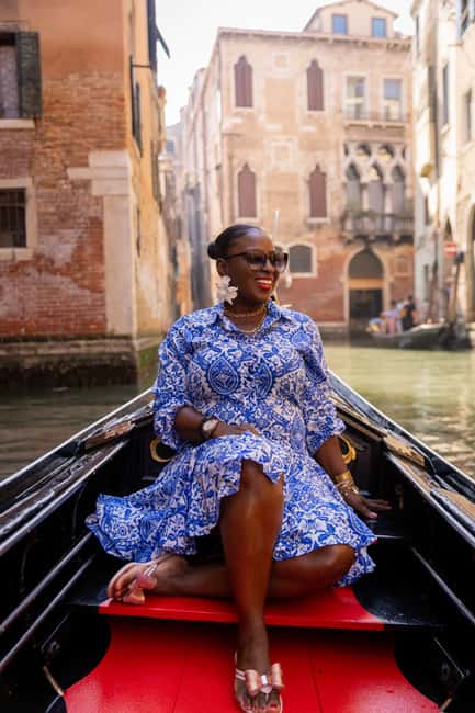 Venice: Private Photoshoot In Gondola - Is 30 Minutes Enough?