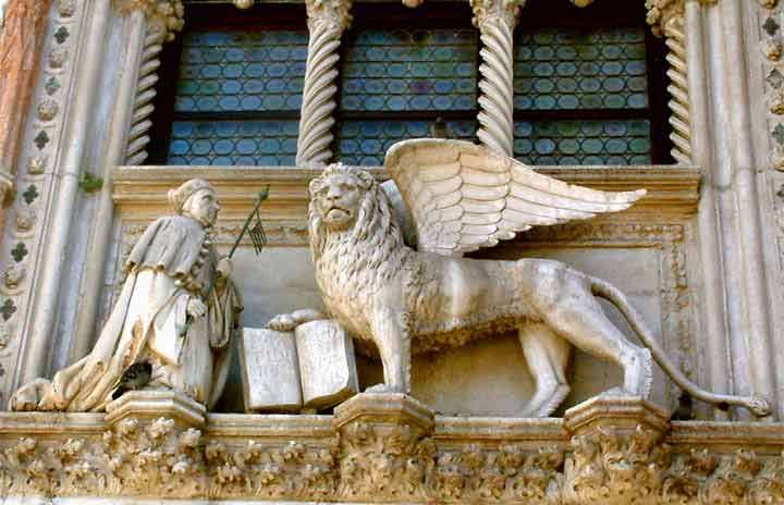 Venice: Private Tour with Doge's Palace, St. Mark's, Gondola - Who should book this Venice tour