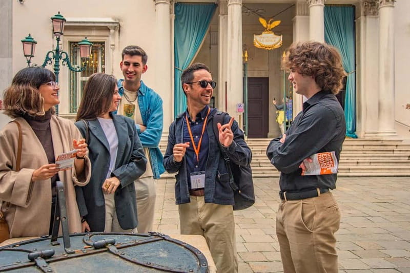 Venice: Private Walking Tour with Optional Gondola Ride - A walking tour that explains how Venice works