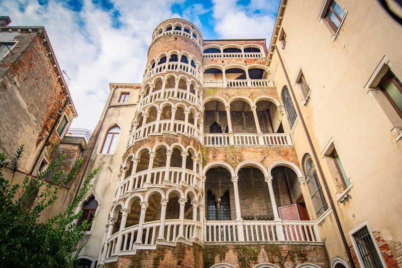 Venice: Private Walking Tour with Optional Gondola Ride - Price, group size, and practical value