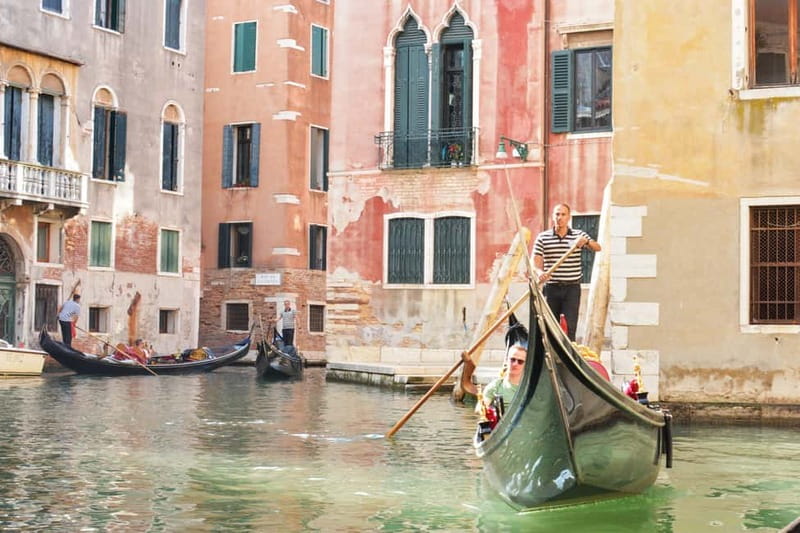 Venice: Romantic Shared Gondola Serenade on the Grand Canal - Shared gondolas, assigned seats, and the music setup