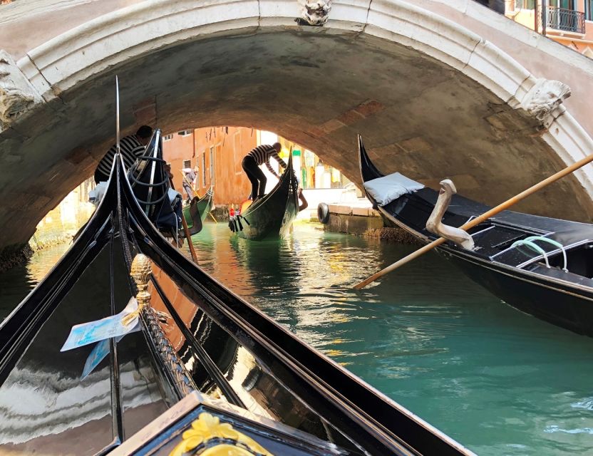 Venice: Shared Gondola Ride - Who will get the most from this ride