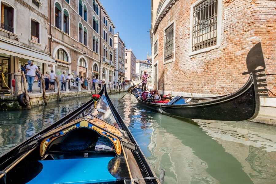 Venice: Shared Gondola Ride Across the Grand Canal - From the dock to the Grand Canal