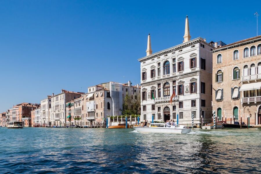 Venice: Shared Gondola Ride Across the Grand Canal - How long the ride lasts in real conditions