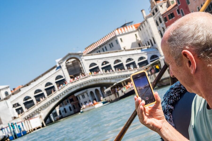 Venice: Shared Gondola Ride Across the Grand Canal - Sharing the gondola with strangers