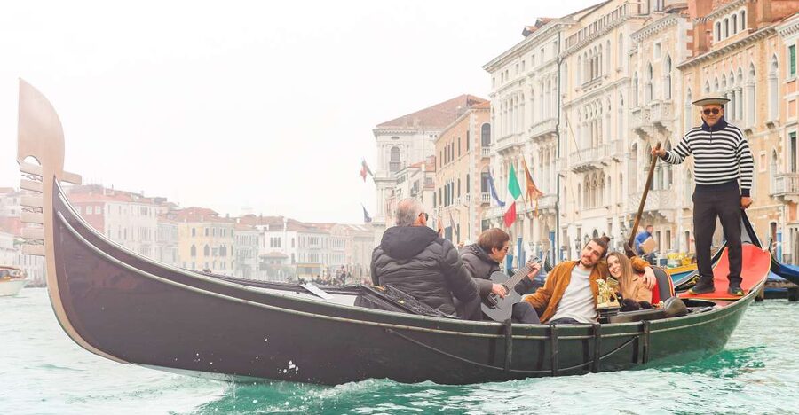Venice: Shared Gondola Ride and Serenade - Setting off beside the Gritti Palace