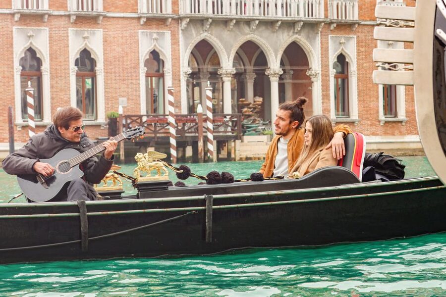 Venice: Shared Gondola Ride and Serenade - Should you book the shared gondola serenade?
