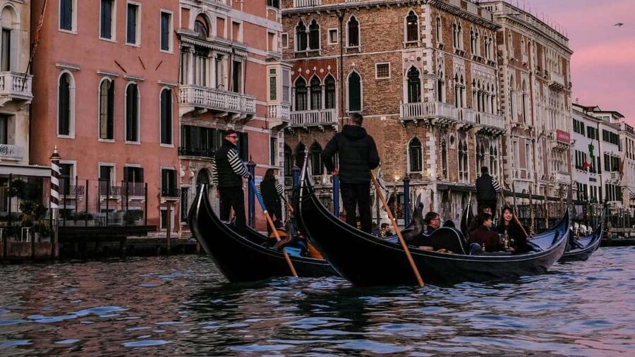 Venice: Shared Gondola Ride at Sunset - Meeting near St. Mark’s Square