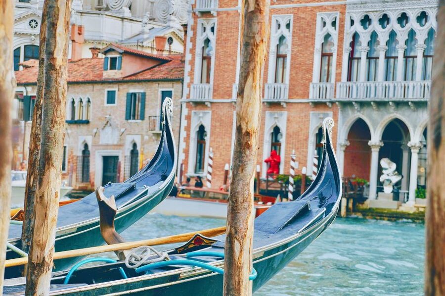 Venice: Shared Gondola Ride through the Lagoon City - Morning, afternoon, or sunset?