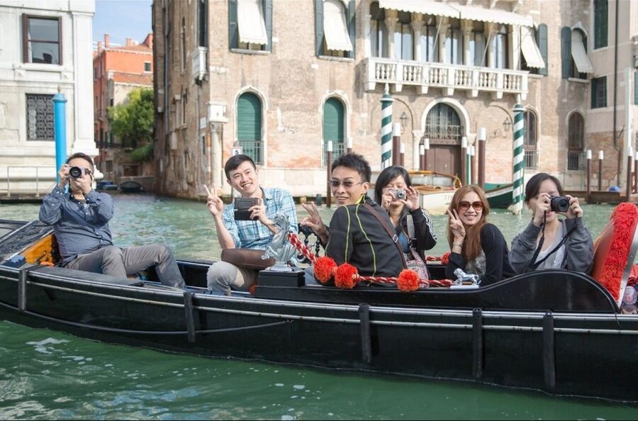 Venice Shared Gondola Ride - Basilica della Salute From the Water