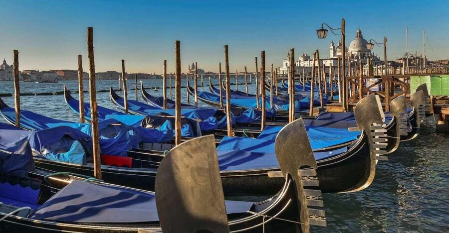 Venice: Shared Gondola Tour - Seeing Venice from a Low Seat on the Grand Canal