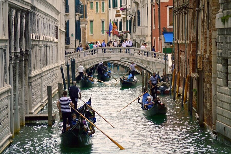 Venice: Shared Gondola Tour - Who Will Get the Most from This Ride