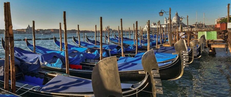 Venice: Shared Gondola Tour - The Gondolier May Be Quiet
