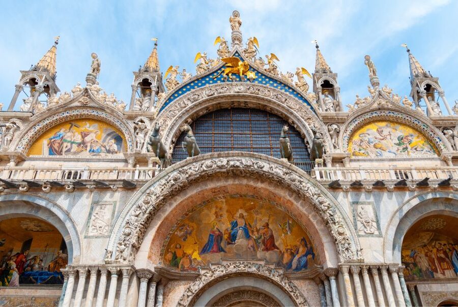 Venice: St. Mark's Basilica and Gondola Morning Tour - Piazza San Marco: a quick look at Venice’s ceremonial heart