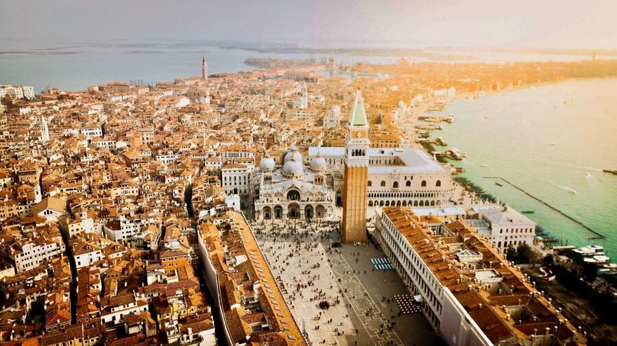 Venice: St. Mark's Basilica and Gondola Morning Tour - Clothing, bags, and access rules