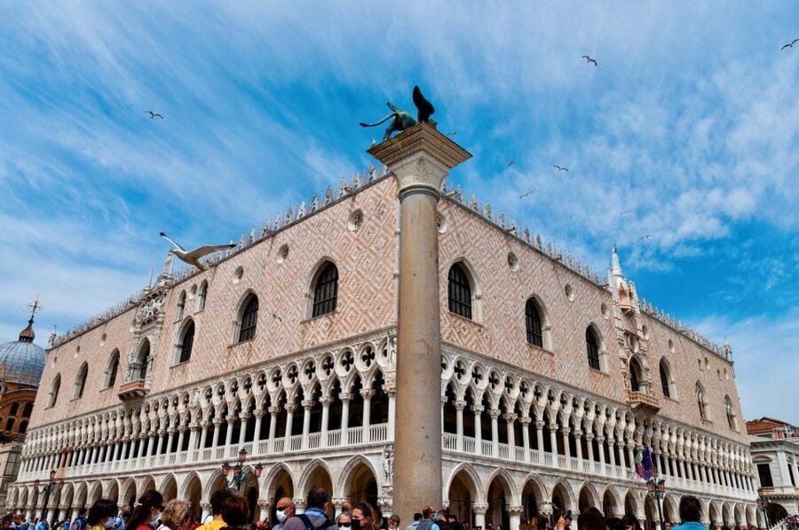 Venice: St Mark's Basilica, Doge's Palace, and Gondola Ride - Who will get the most from this tour