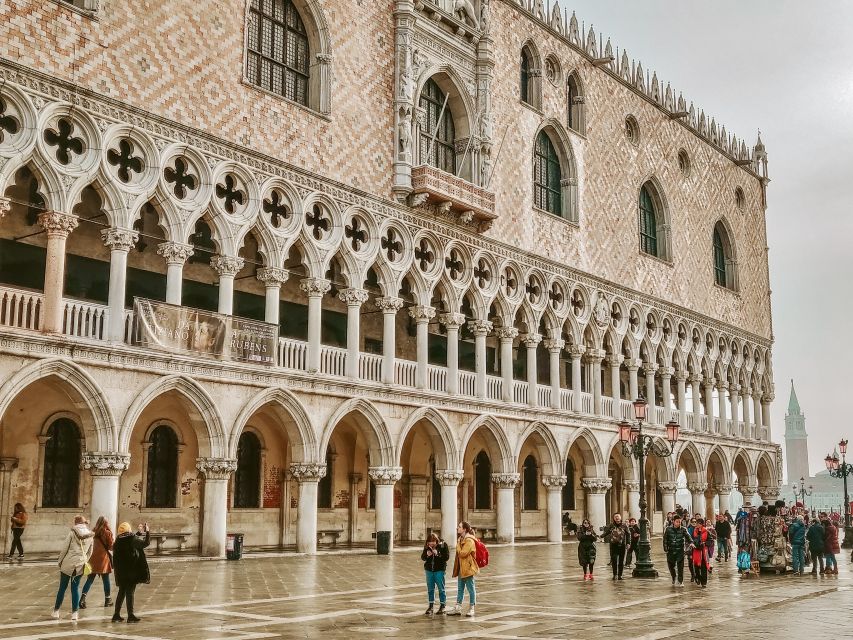 Venice: St Mark's Basilica, Doge's Palace, and Gondola Ride - Seasonal schedules and the pace of the afternoon