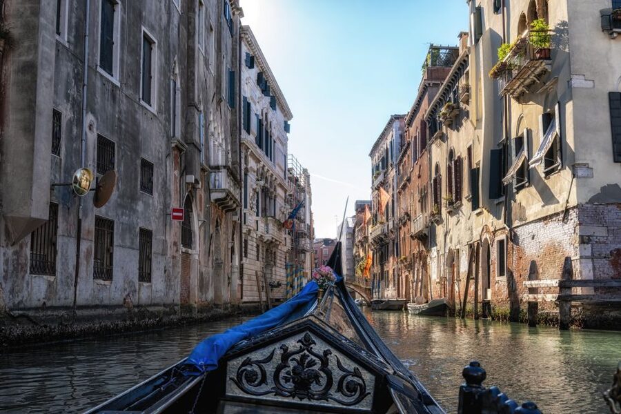 Venice: St. Mark's Basilica, Doge's Palace & Gondola Ride - Doge’s Palace and the Bridge of Sighs