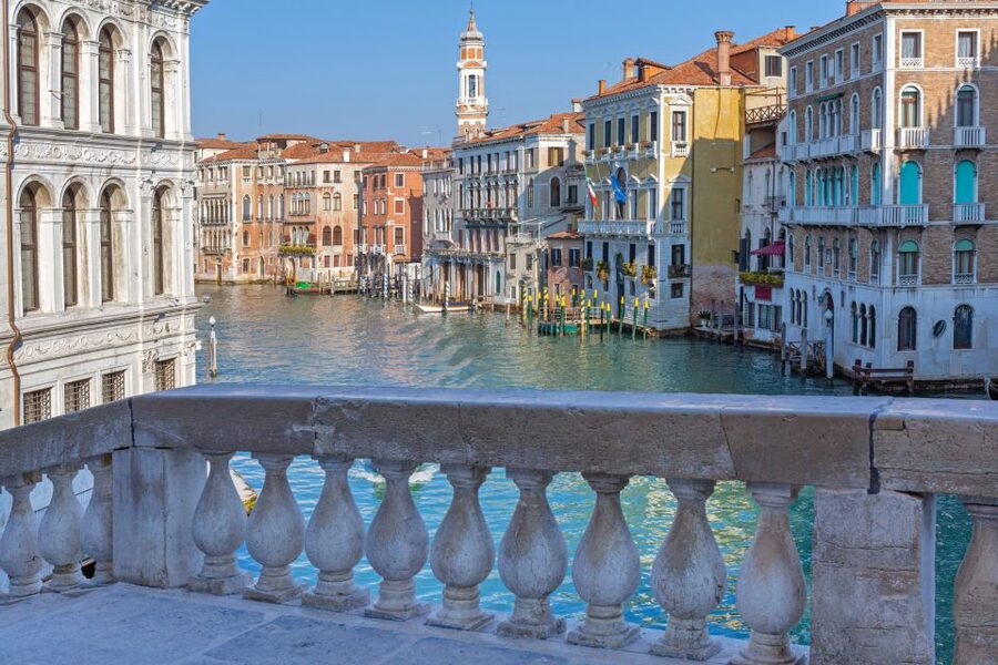 Venice: St. Mark's Basilica, Doge's Palace & Gondola Ride - Starting at Rialto Bridge and the fish market